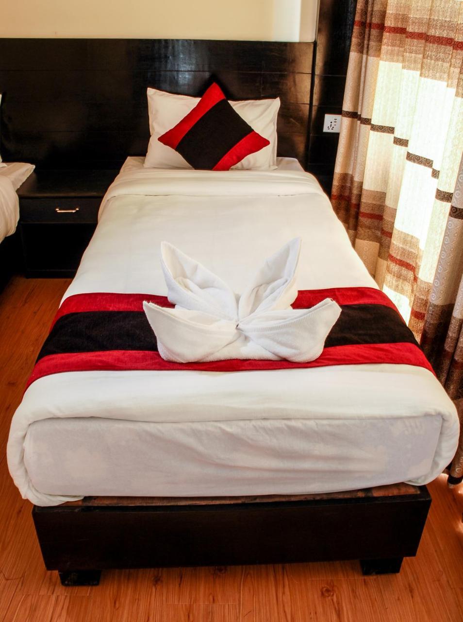 Kathmandu Regency Hotel Bagian luar foto