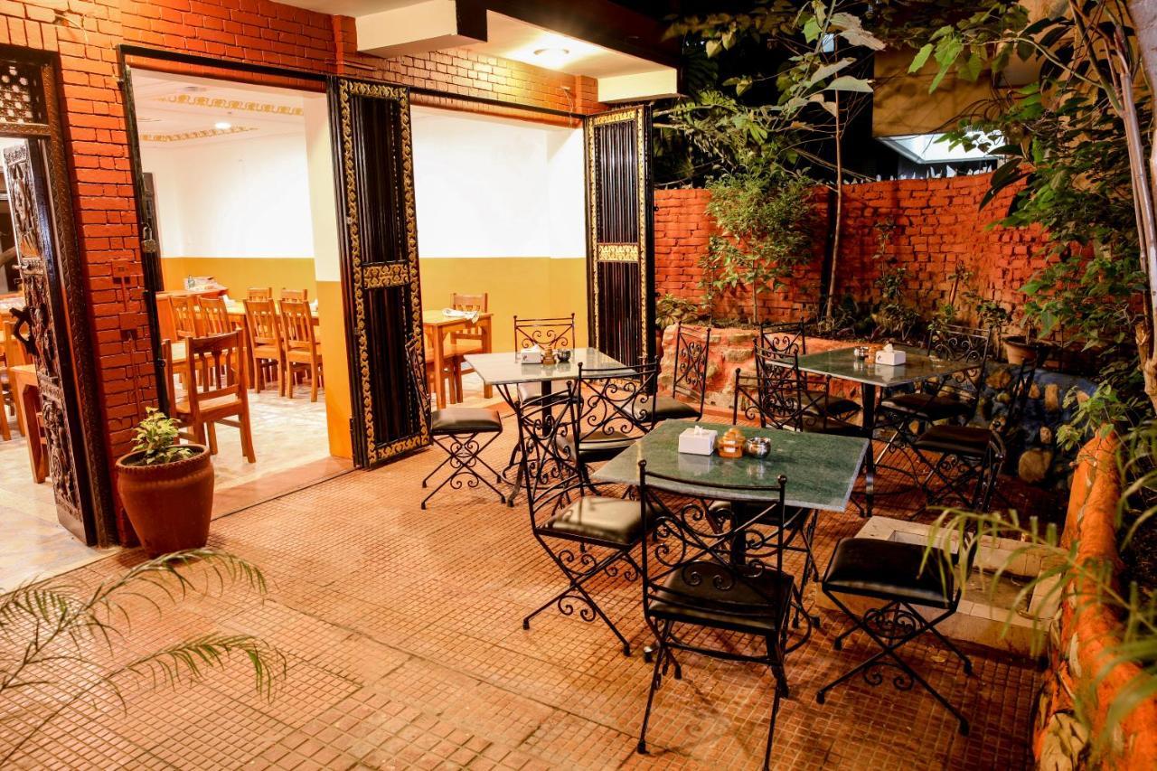 Kathmandu Regency Hotel Bagian luar foto